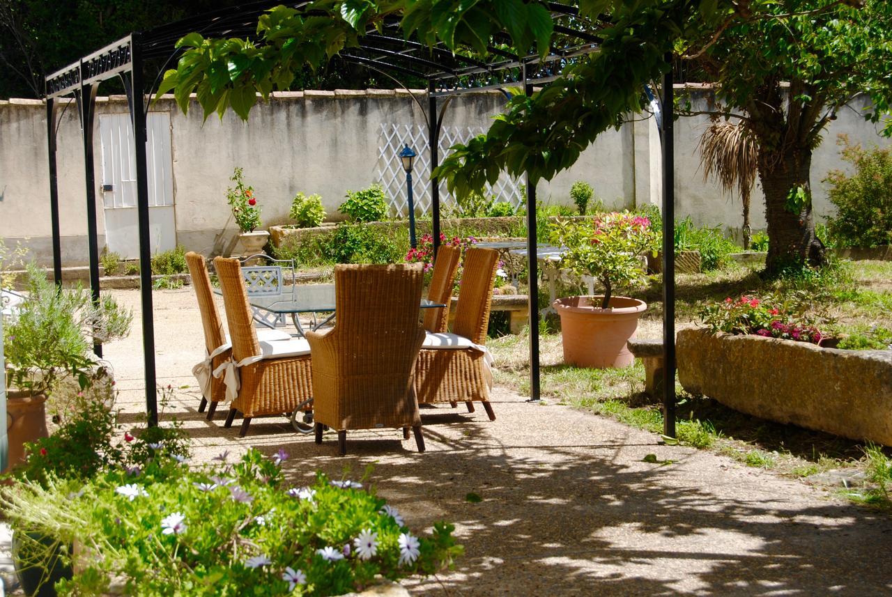 Le Mas Marguerite Arles Esterno foto