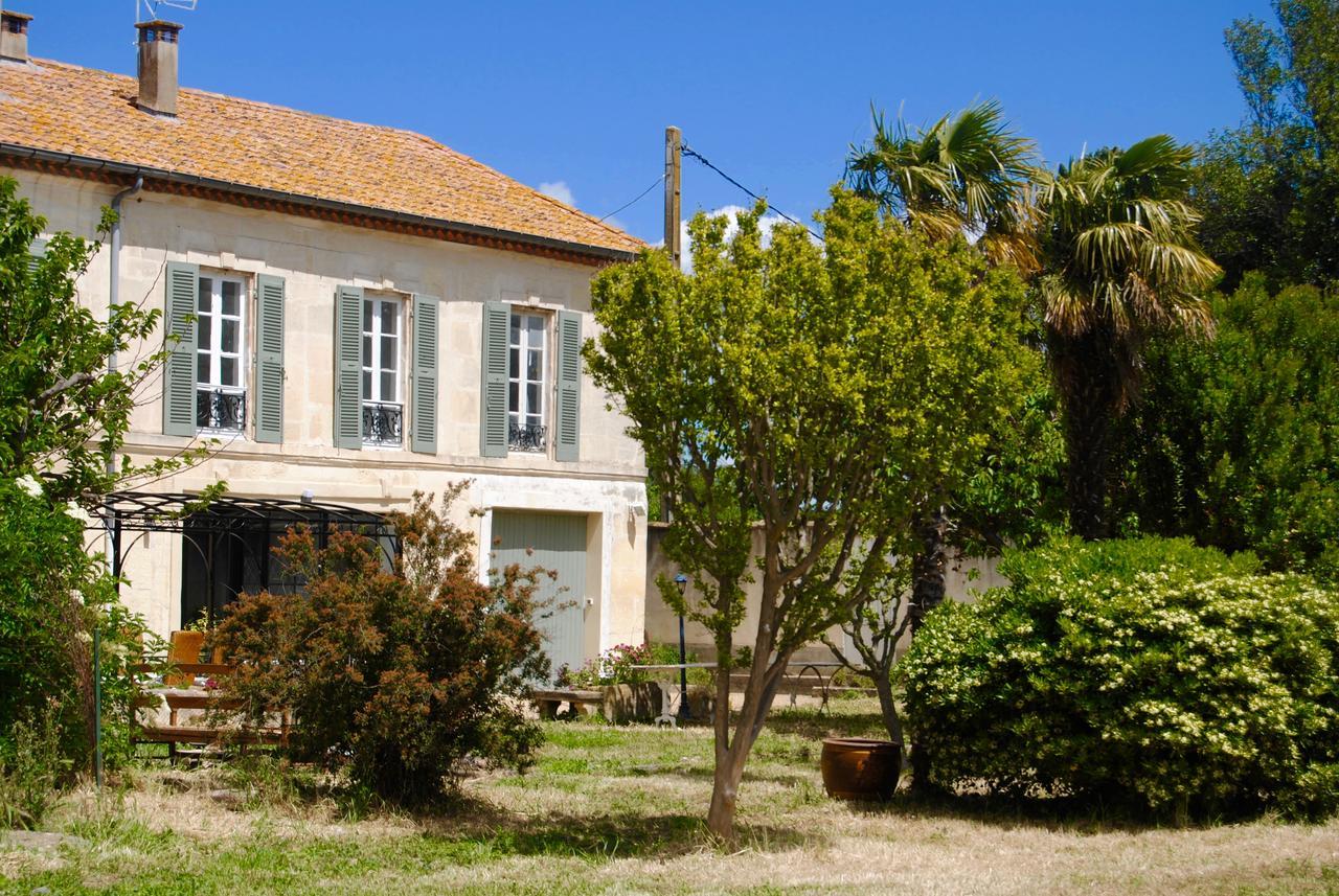 Le Mas Marguerite Arles Esterno foto