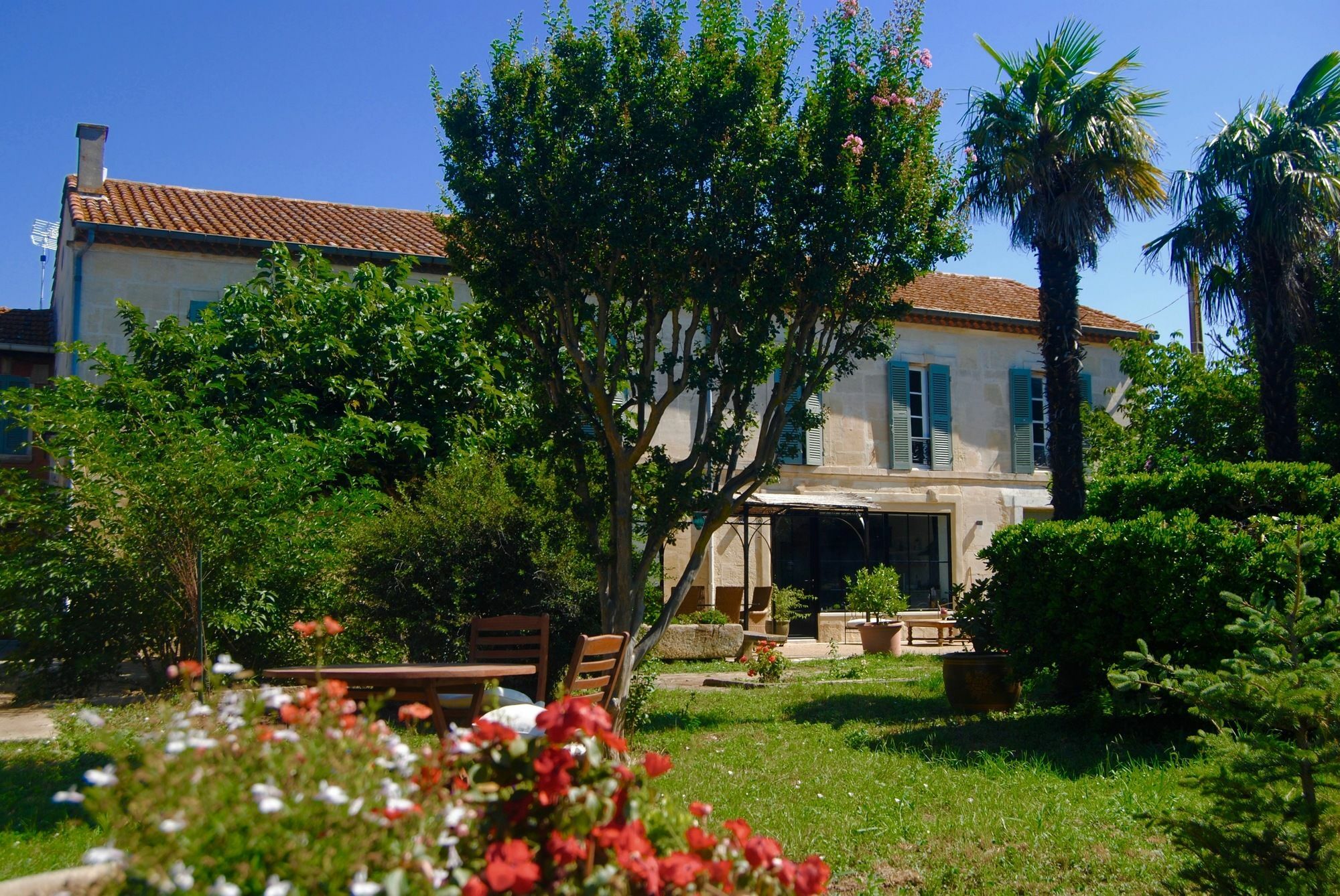 Le Mas Marguerite Arles Esterno foto